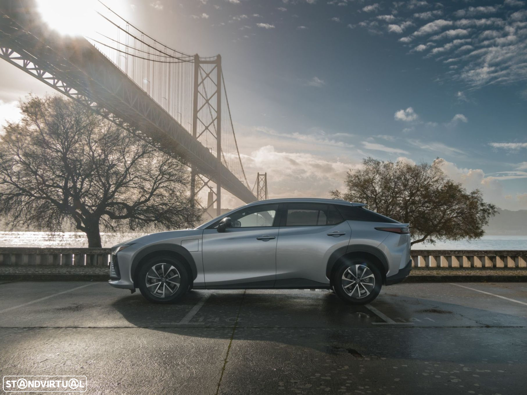 Lexus RZ 450e Executive Plus - 8