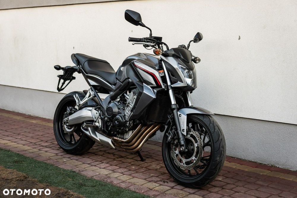 Honda CB - 1