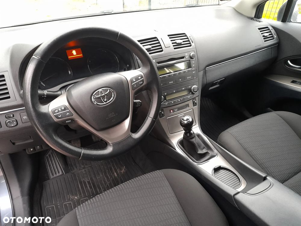 Toyota Avensis Combi 1.8 Comfort - 21