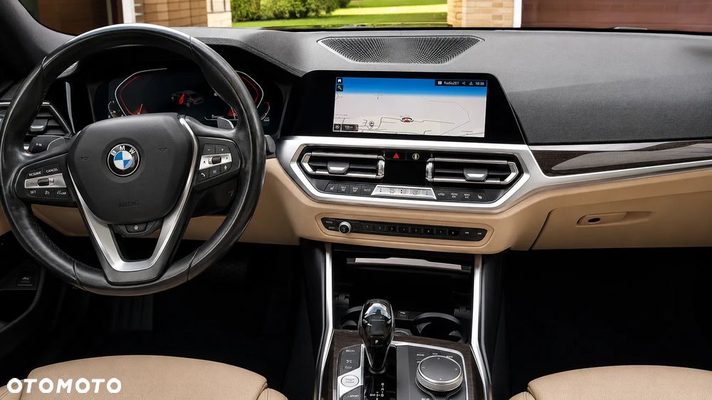 BMW Seria 3 330i Luxury Line sport - 12
