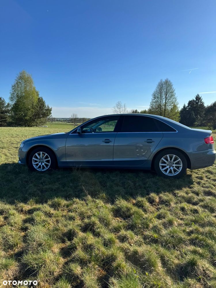 Audi A4 Limousine - 5