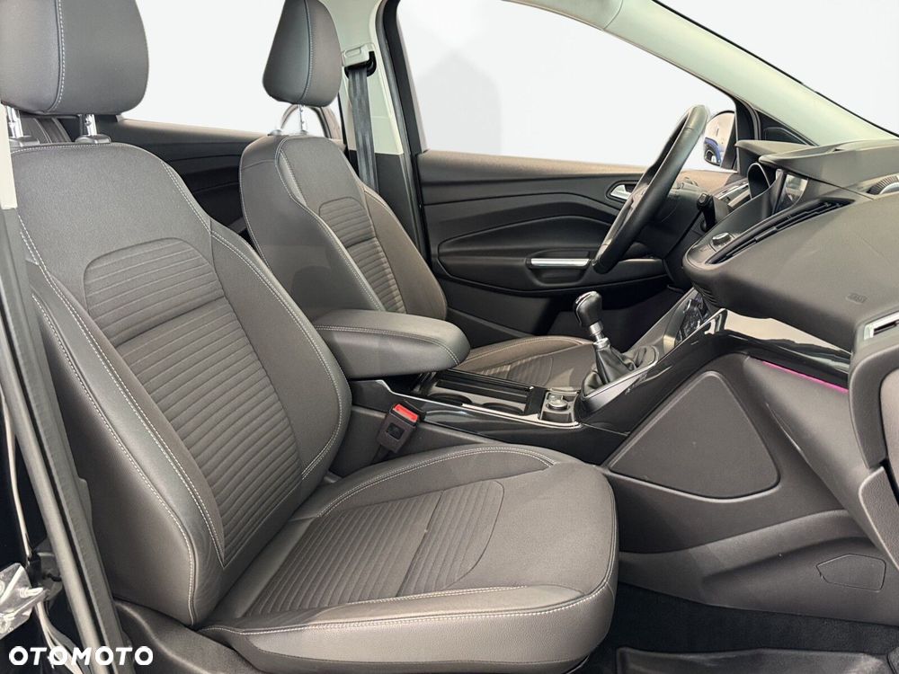 Ford Kuga - 17