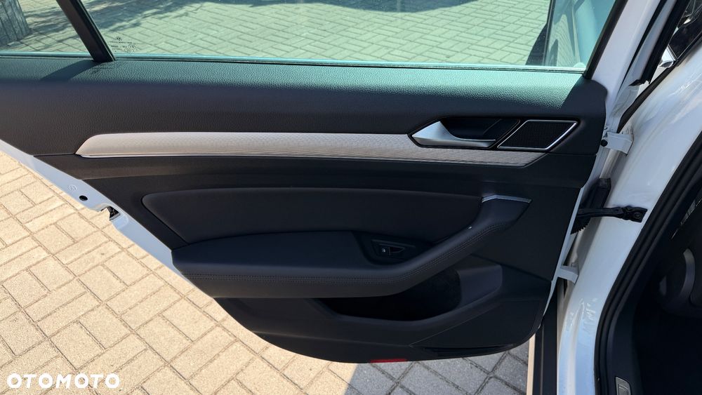 Volkswagen Passat Alltrack 2.0 TDI SCR 4Motion DSG - 21