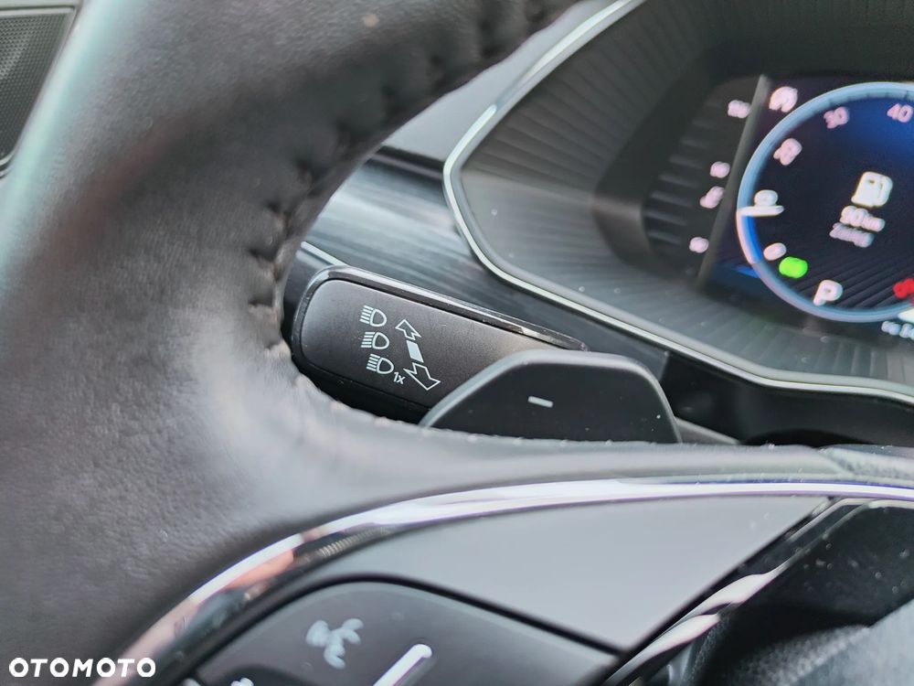 Skoda Superb 2.0 TDI DSG Premium Edition - 17