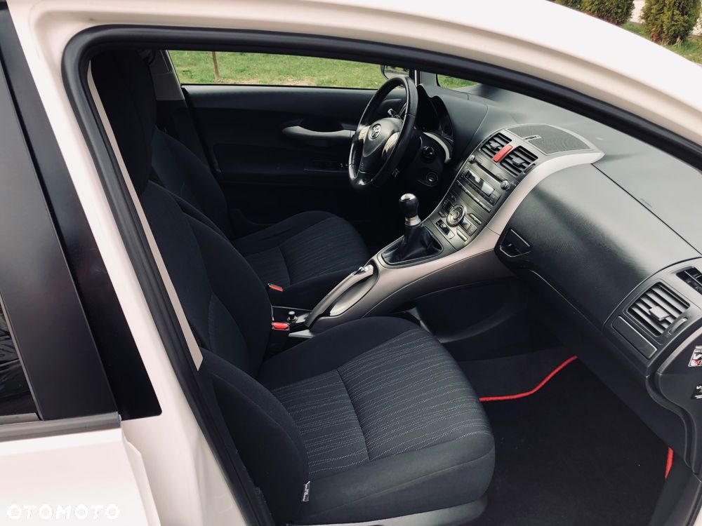 Toyota Auris 1.6 VVT-i Terra - 13