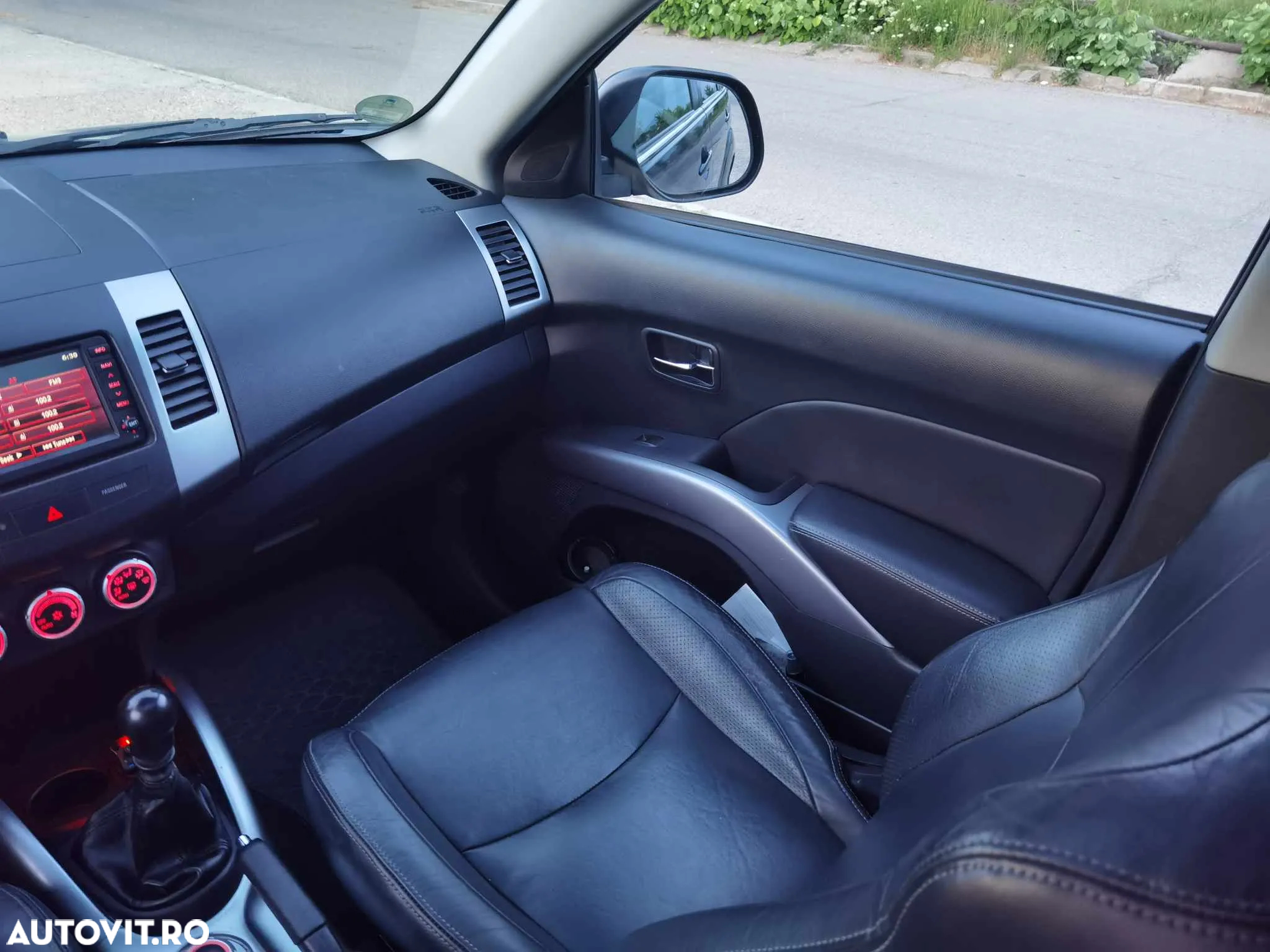 Peugeot 4007 - 13
