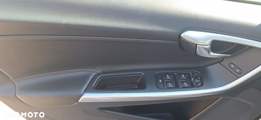 Volvo V60 T3 Drive-E Momentum - 10