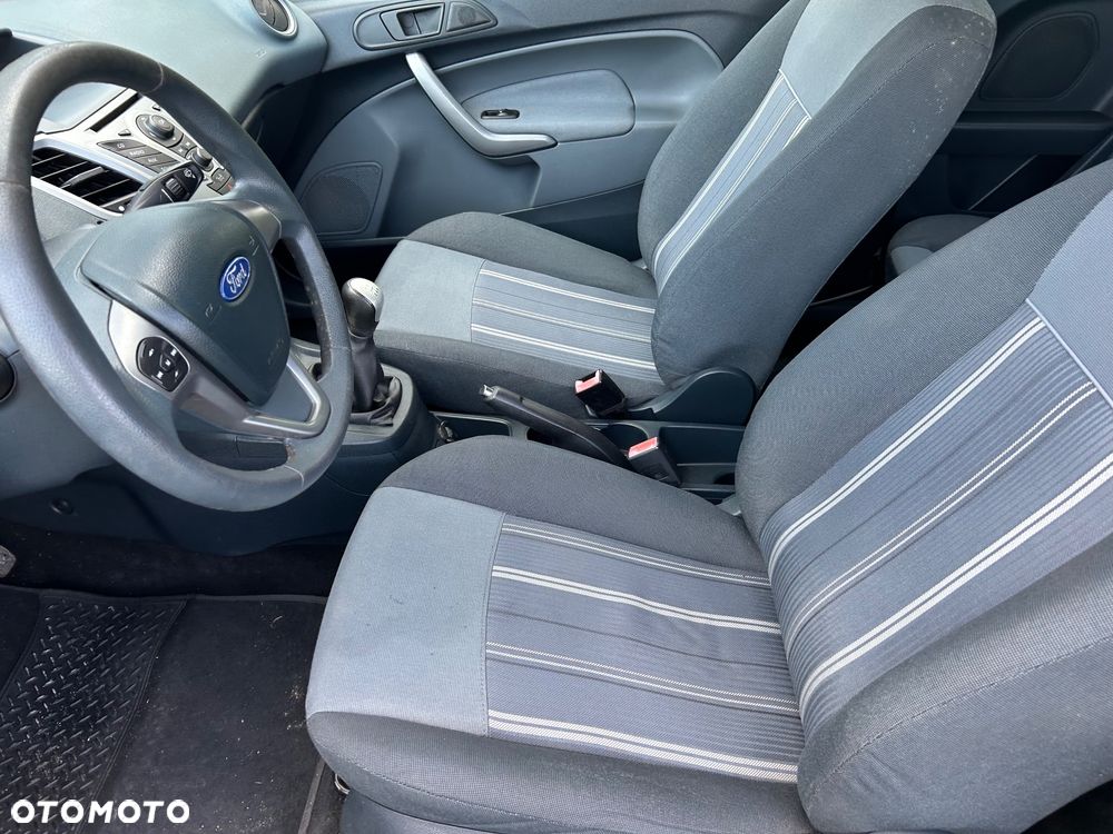 Ford Fiesta - 38