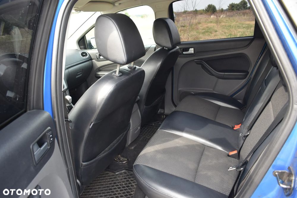 Ford Focus 2.0 16V Titanium - 7