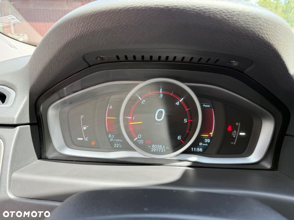 Volvo XC 70 D4 AWD Momentum - 27
