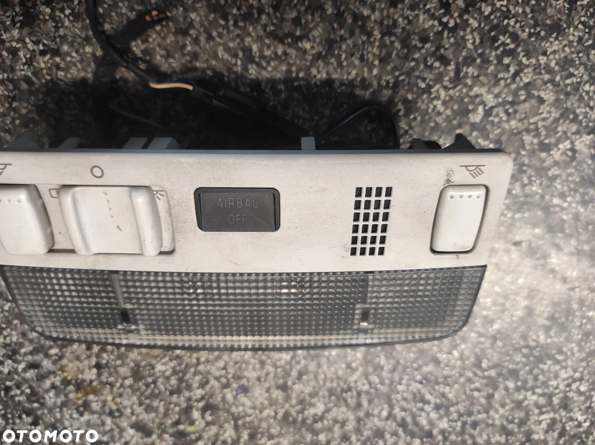 LAMPKA PODSUFITKI OŚWIETLENIE KABINY AIRBAG 1U0 VW GOLF PASSAT BORA AUDI A3 SEAT LEON TOLEDO CORDOBA SKODA FABIA OCTAVIA WYSYŁKA !!!!! - 2
