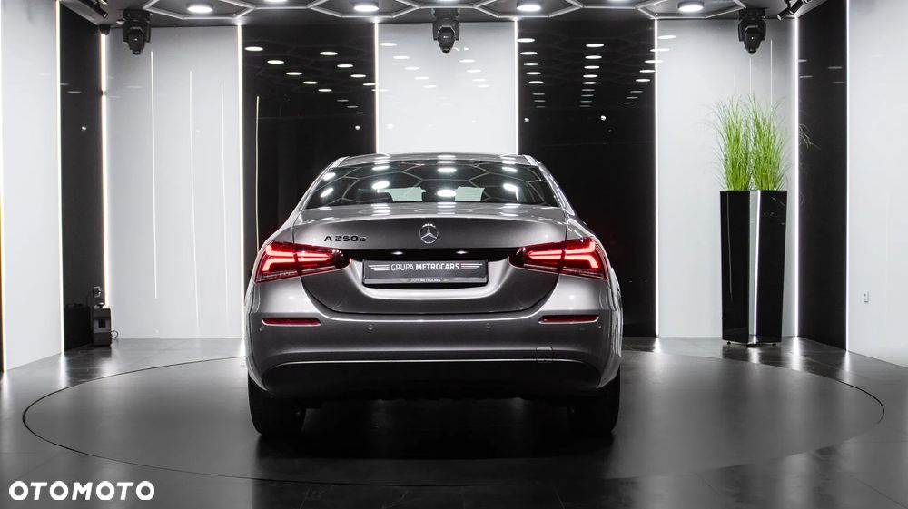 Mercedes-Benz Klasa A 250 e PHEV Progressive 8G-DCT - 6