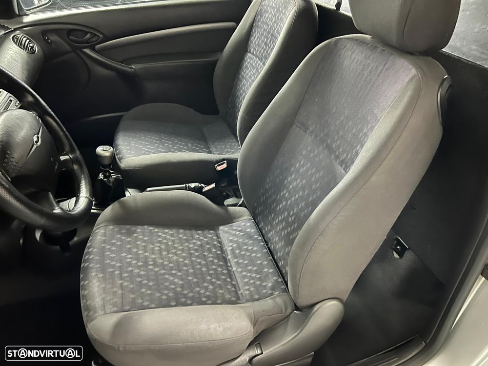 Ford Focus 1.8 TDdi Trend - 10