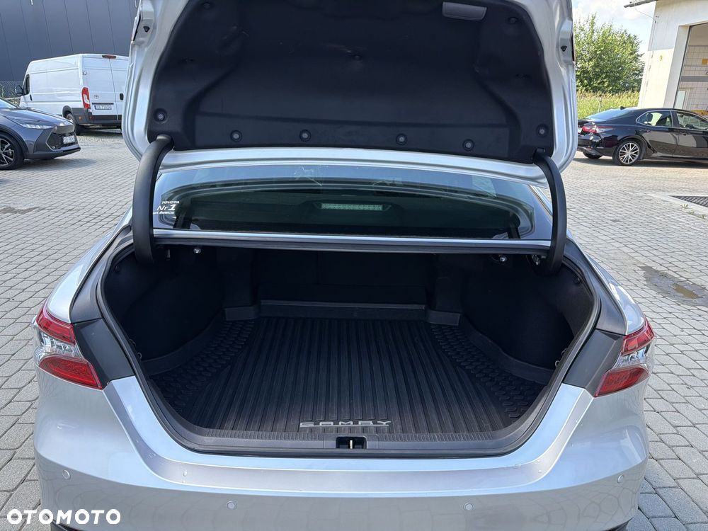 Toyota Camry 2.5 Hybrid Executive CVT - 14