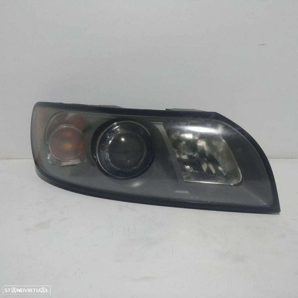 FAROL DIREITO VOLVO V50 FAMILIAR - 1
