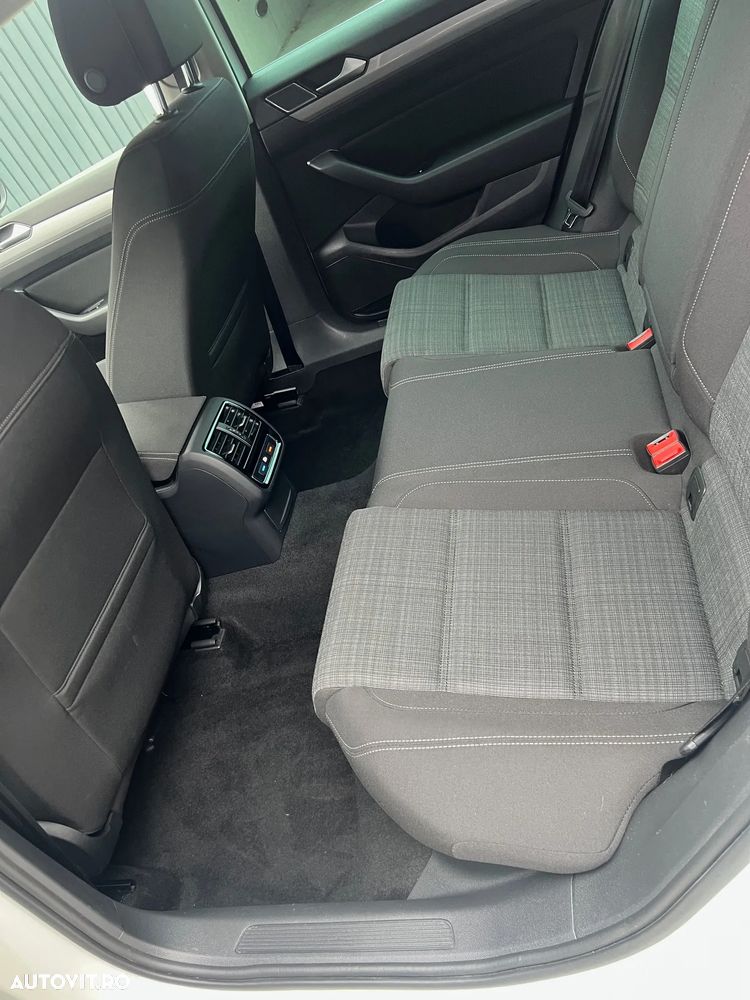 Volkswagen Passat 2.0 TDI SCR DSG Business - 10