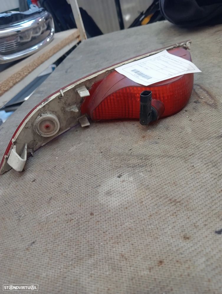 Farolim nevoeiro direito Volvo V40 Hatchback 12 - / 31395551 - 2