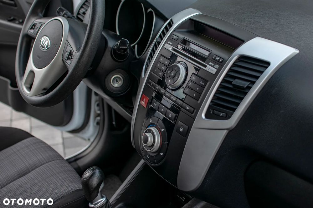 Kia Venga - 33