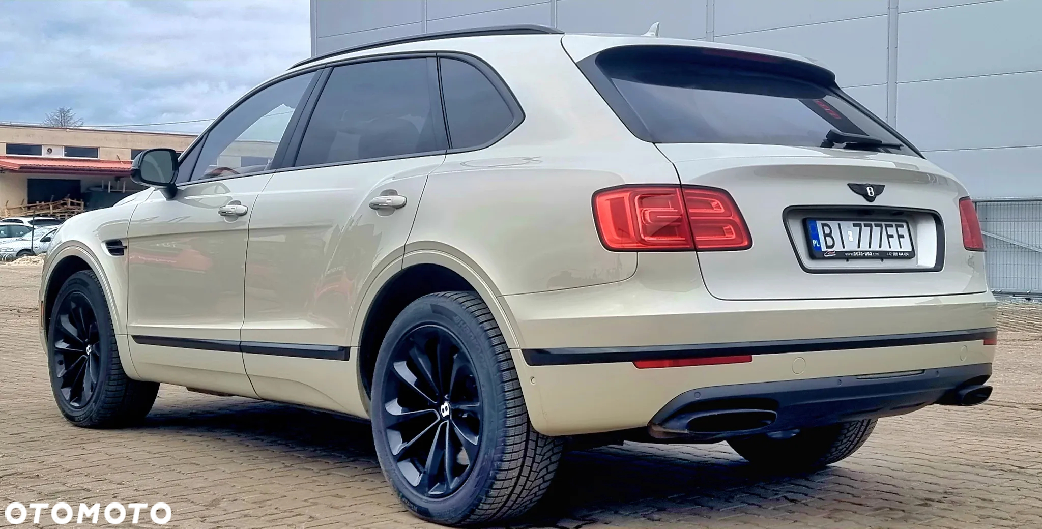 Bentley Bentayga - 9