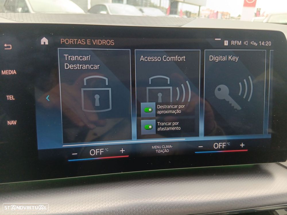 BMW 218 Active Tourer d Pack Desportivo M Auto - 29