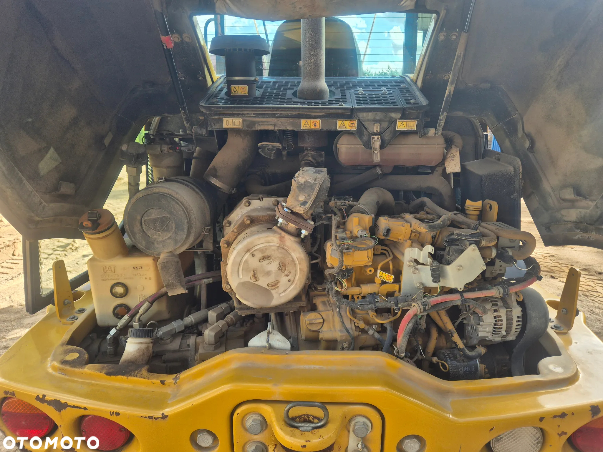 Caterpillar 906M - 11