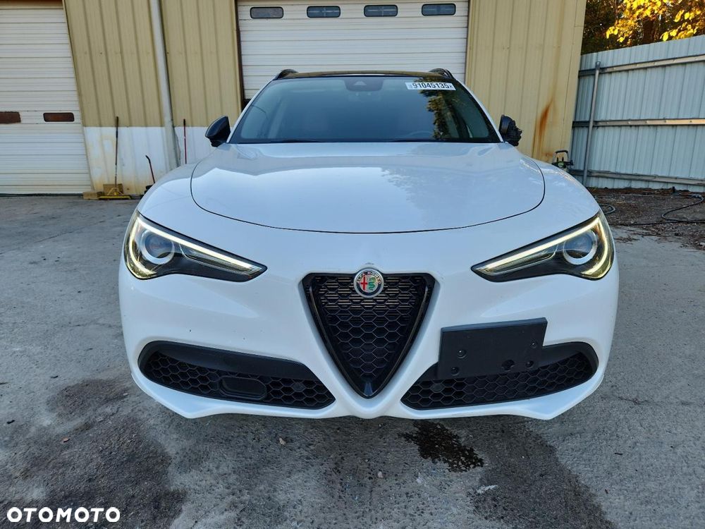Alfa Romeo Stelvio 2.0 Turbo 16V AT8-Q4 Ti