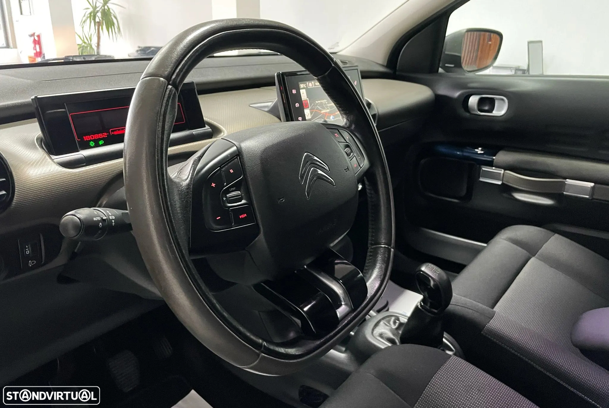 Citroën C4 Cactus 1.6 BlueHDi Shine Ed.Midnight - 31