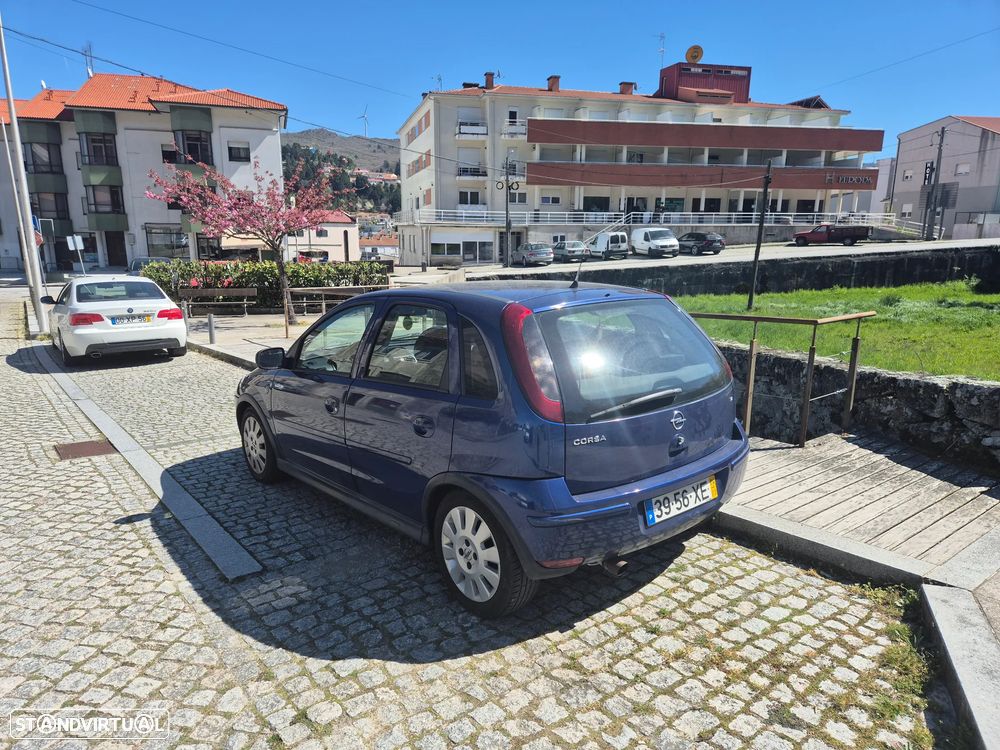 Opel Corsa 1.2 16V Confort - 4