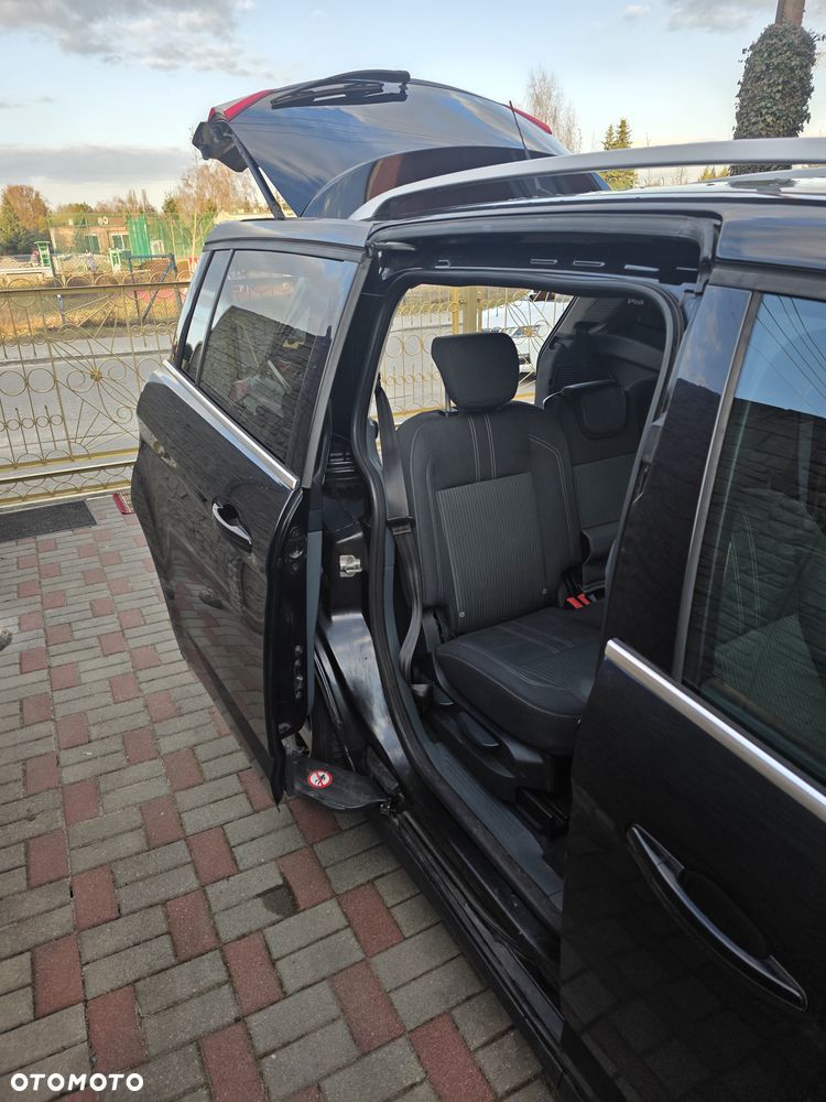 Ford Grand C-MAX - 13