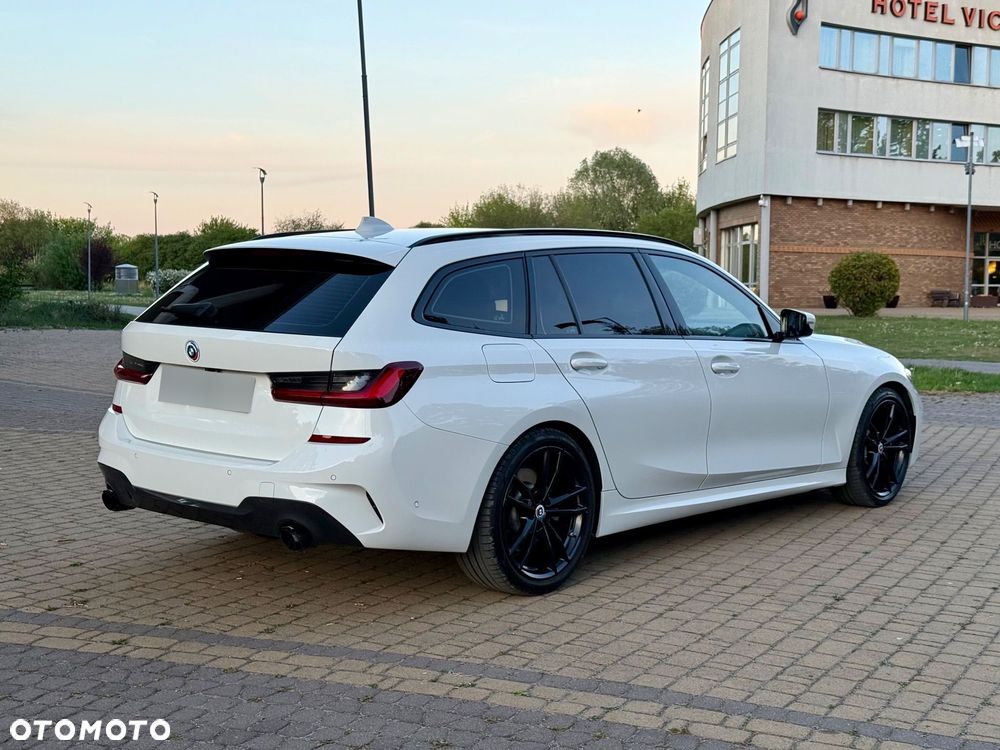 BMW Seria 3 330i M Sport sport - 4