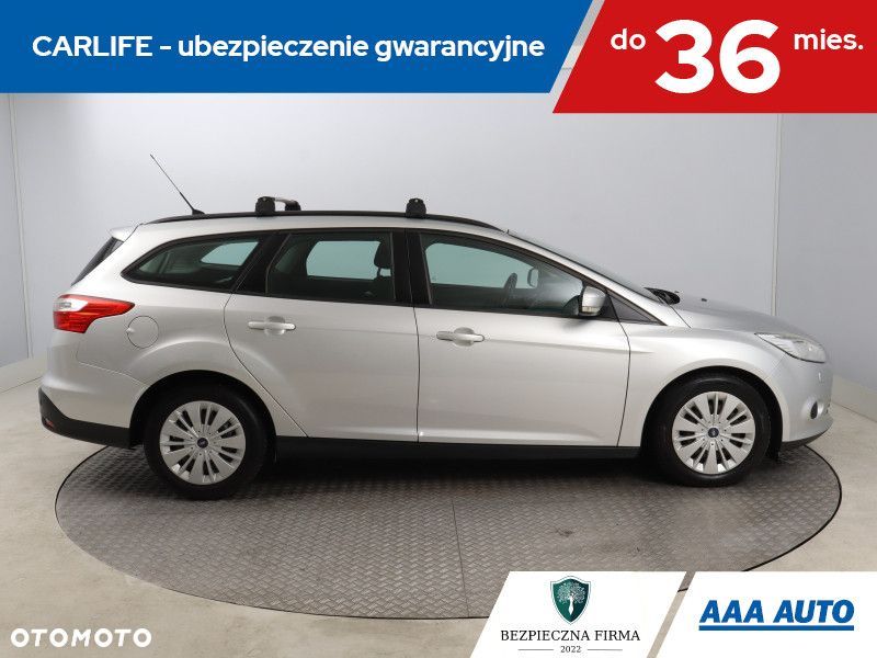 Ford Focus SW - 8