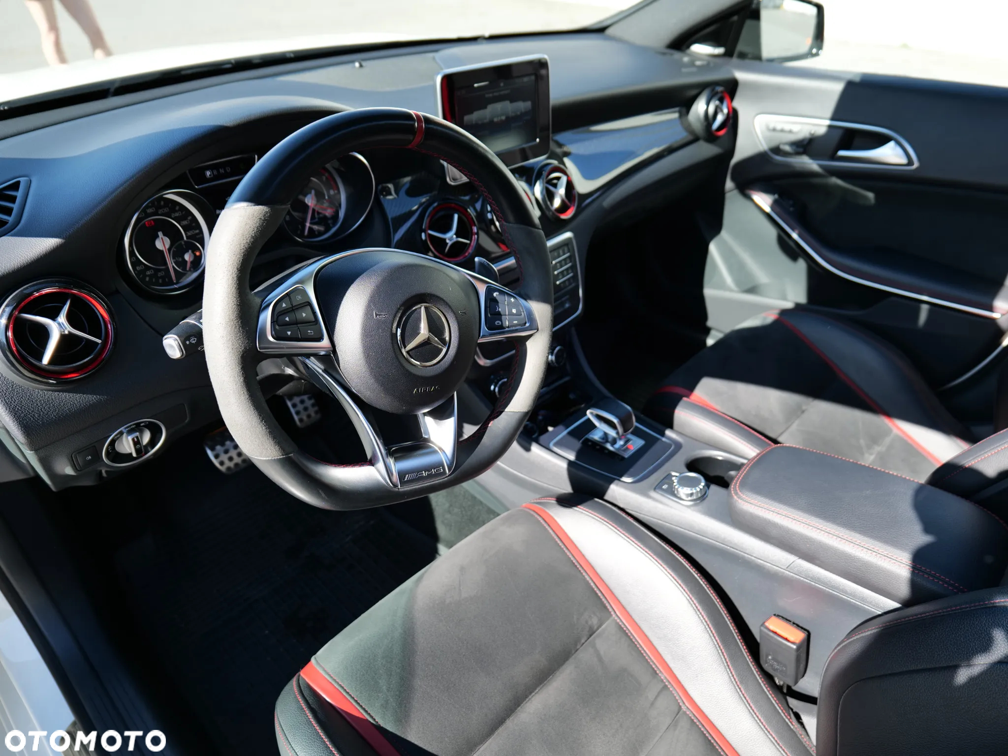 Mercedes-Benz CLA 45 AMG 4-Matic - 22