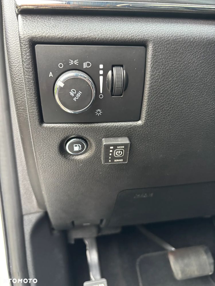 Jeep Grand Cherokee - 26
