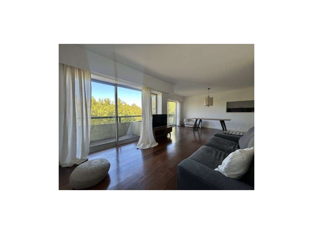 Apartamento T2, Remodelado, com garagem, na Foz - Porto - Grande imagem: 2/13