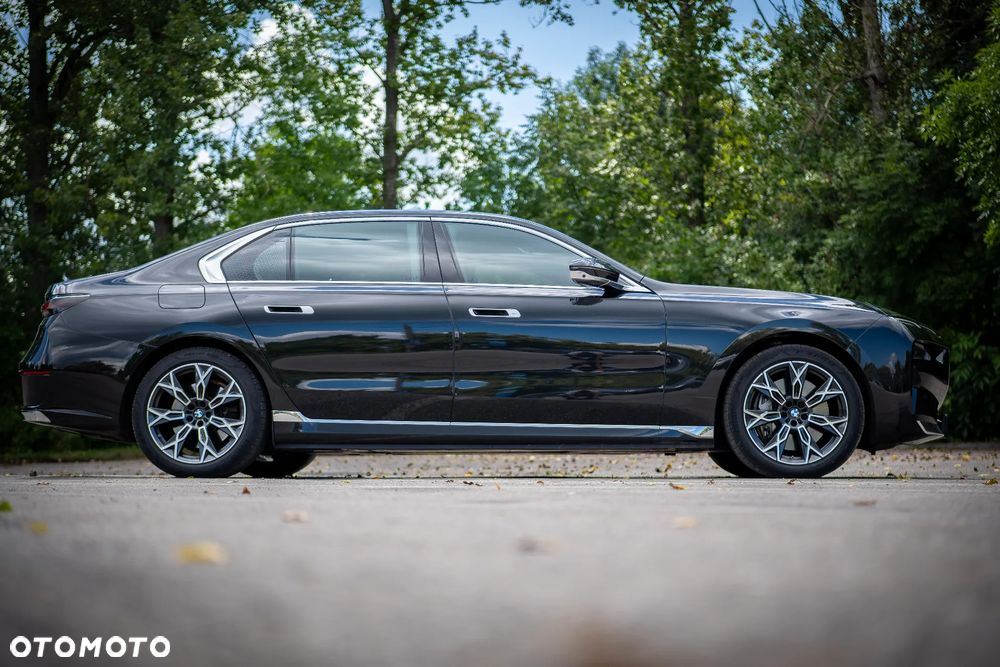 BMW Seria 7 750e xDrive - 13