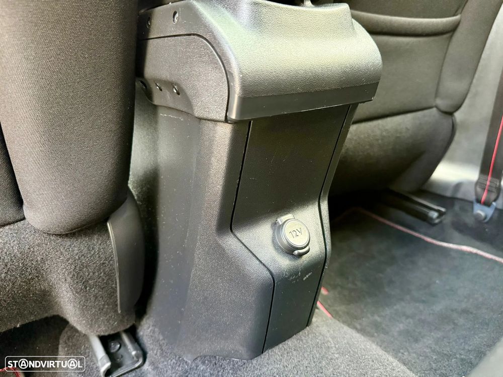 Peugeot 2008 1.2 PureTech GT Line - 16