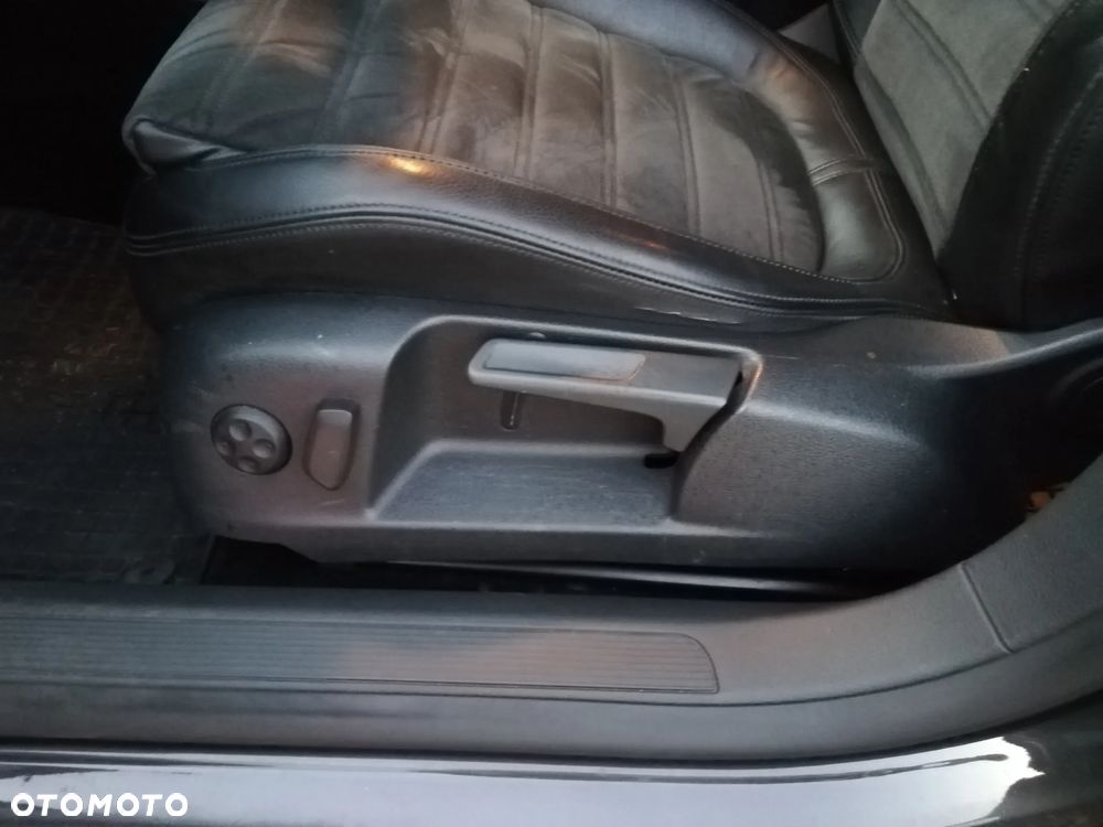 Volkswagen Passat 2.0 TDI Highline - 22