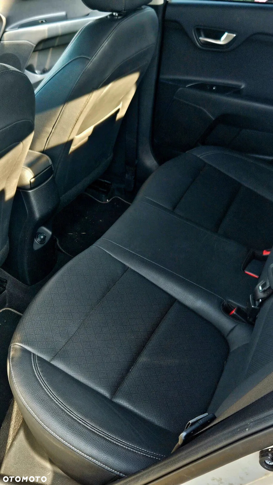 Kia Stonic 1.0 T-GDI 120 Platinum Edition - 8