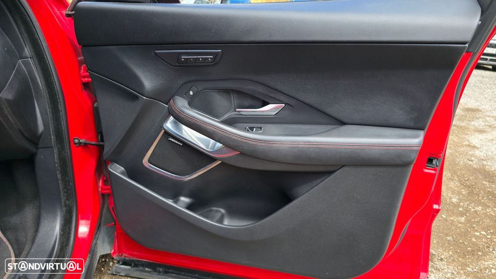 Jaguar E-Pace - 58