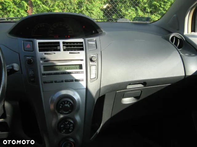 Toyota Yaris 1.33 Luna - 11