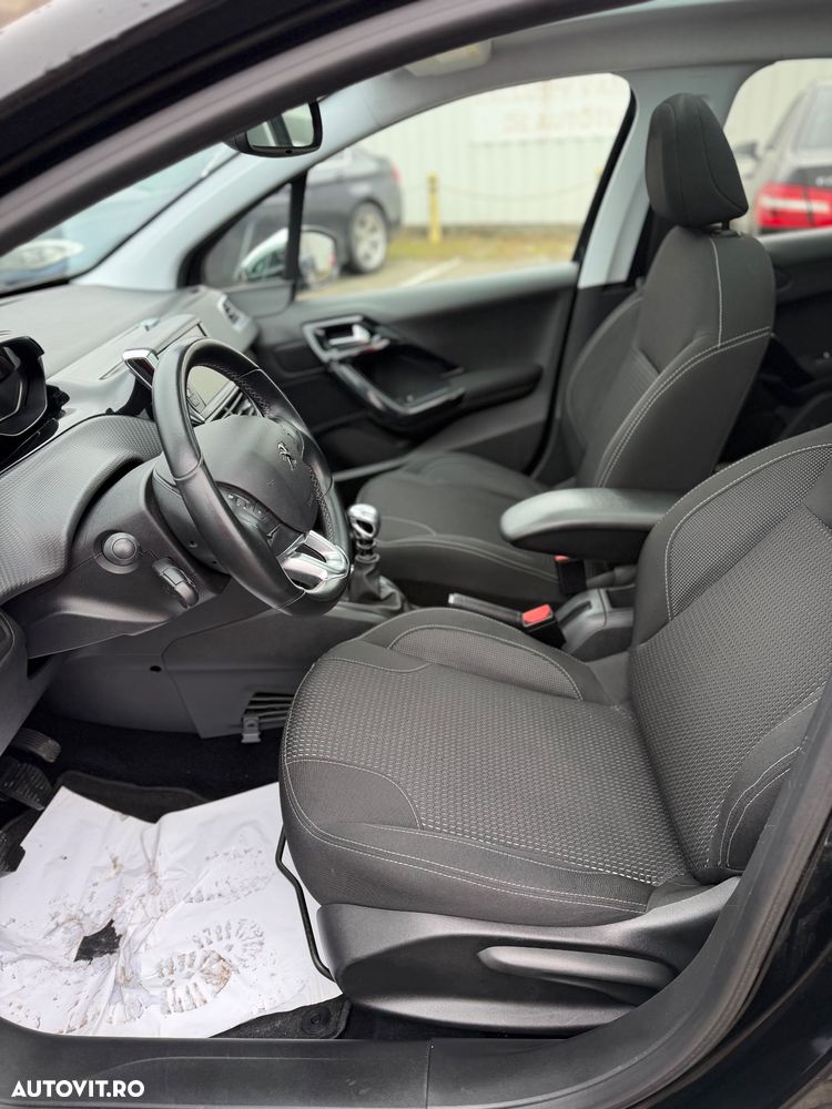 Peugeot 208 PureTech 110 Stop & Start Allure - 9