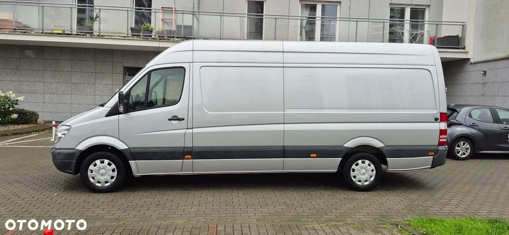 Mercedes-Benz Sprinter - 4