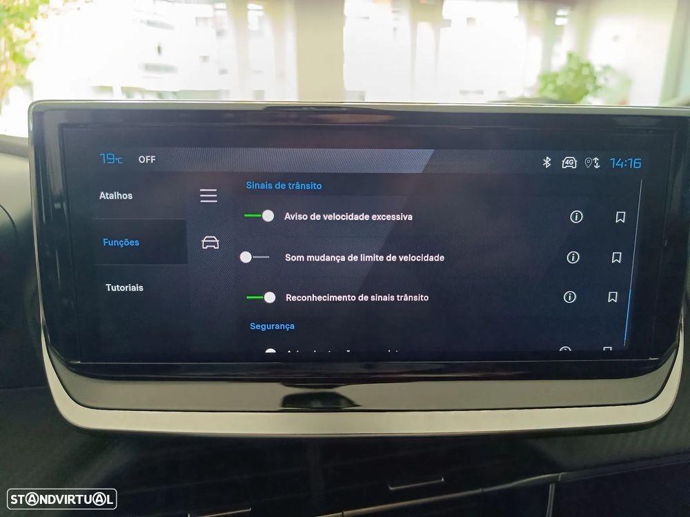 Peugeot 2008 1.2 PureTech Active Pack - 37