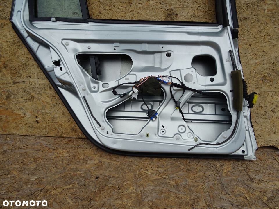 DRZWI LEWY TYŁ RENAULT LAGUNA II KOMBI 01- TEB64 - 4