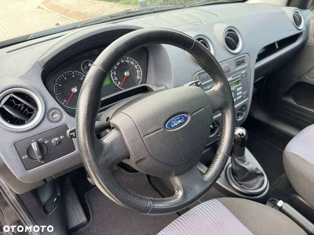 Ford Fusion - 25