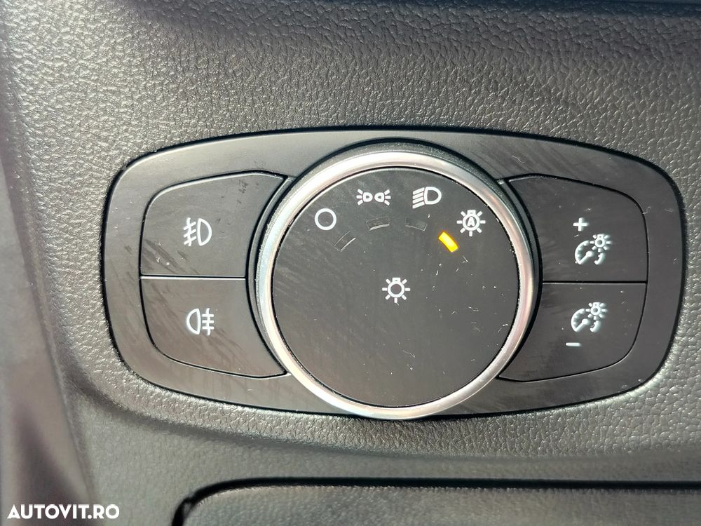 Ford Focus 2.0 EcoBlue Active Business - 30