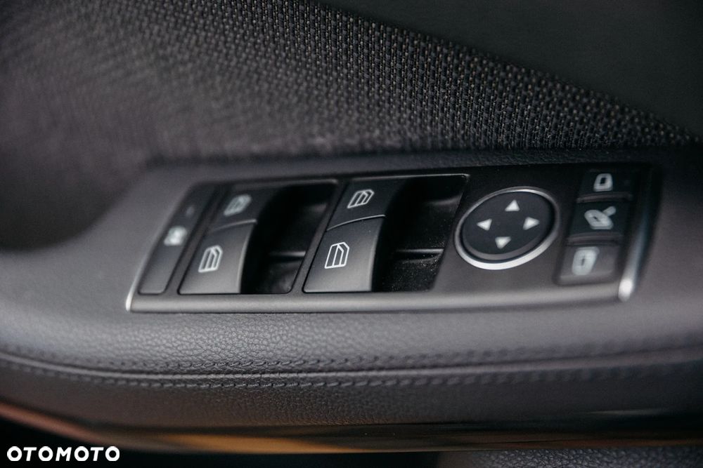 Mercedes-Benz Klasa E 200 CDI DPF BlueEFFICIENCY 7G-TRONIC Avantgarde - 17