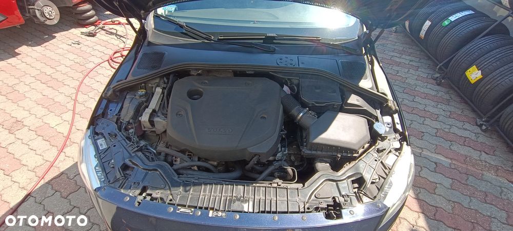 Volvo S60 D4 Drive-E Dynamic Edition (Kinetic) - 3