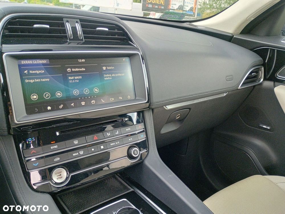 Jaguar F-Pace - 23