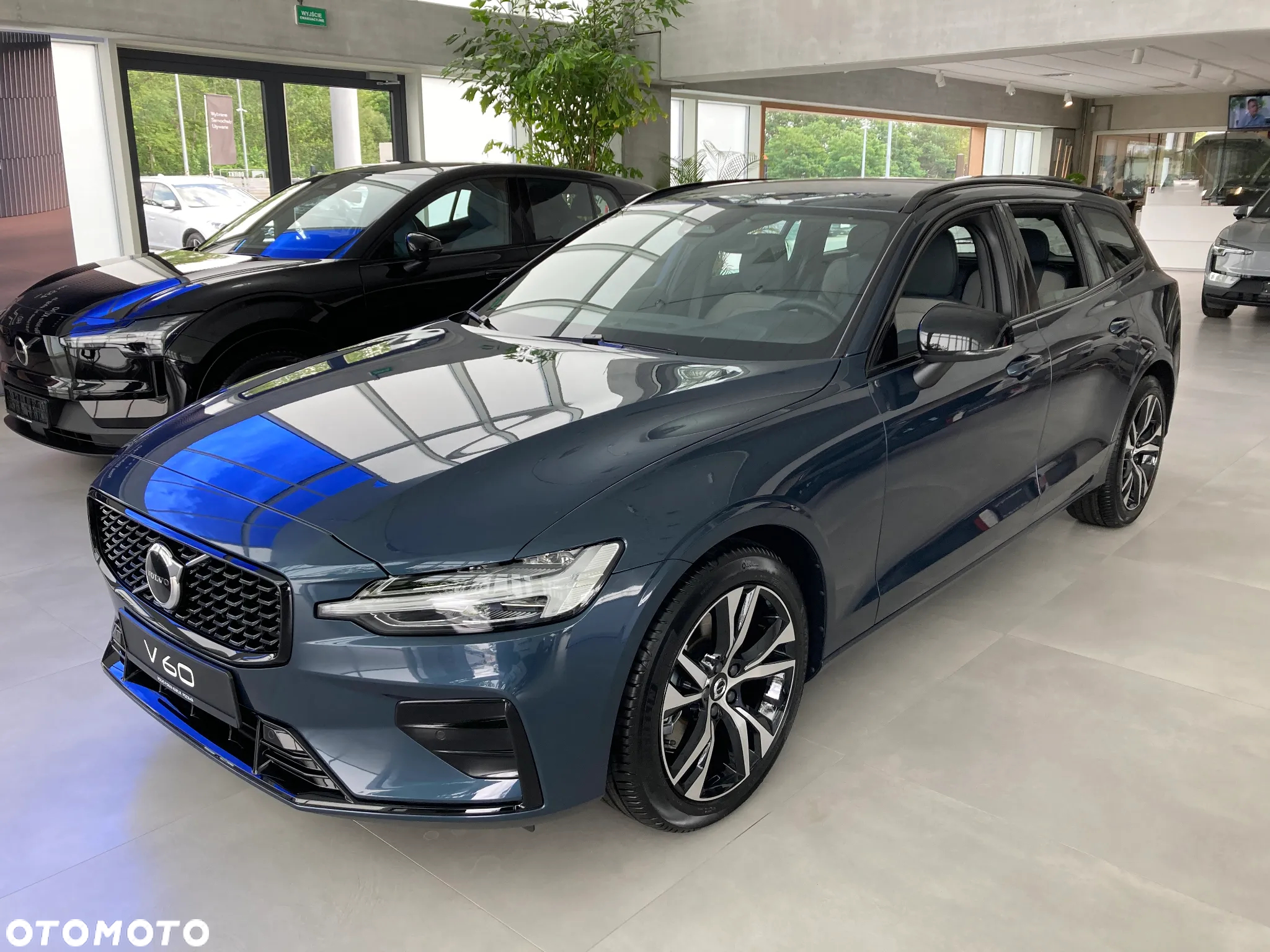 Volvo V60 B4 B Plus Dark - 2
